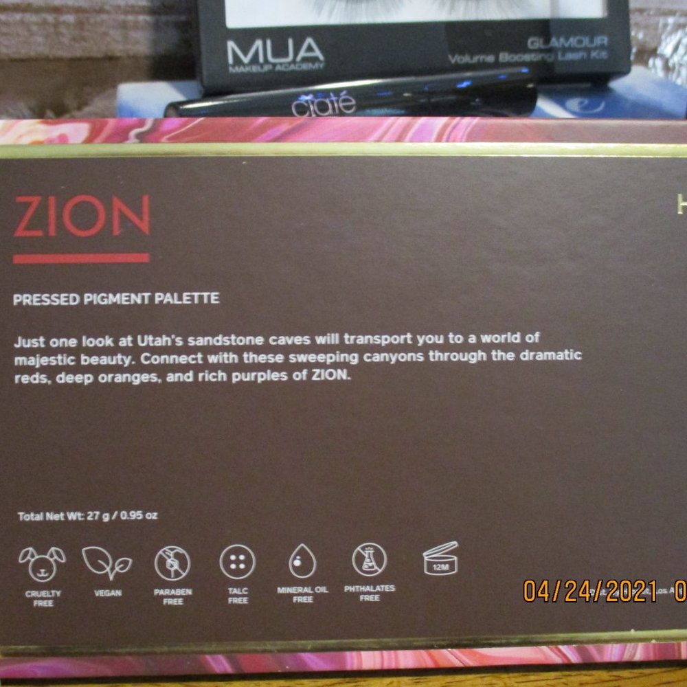 Makeup Set (Assorted Brands) - Picture 9 of 11